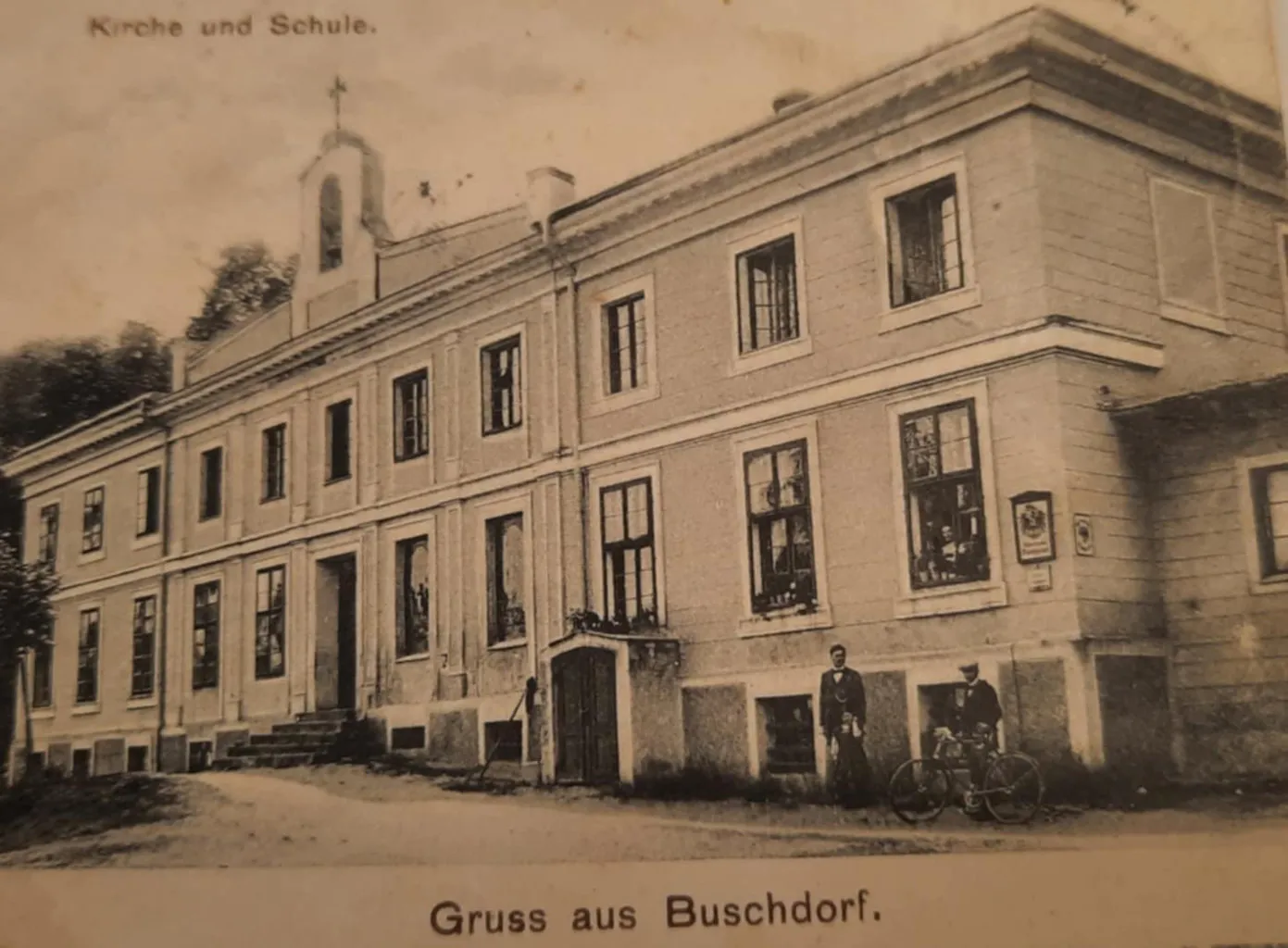 Powstanie szkoły parafialnej i okres przedwojenny